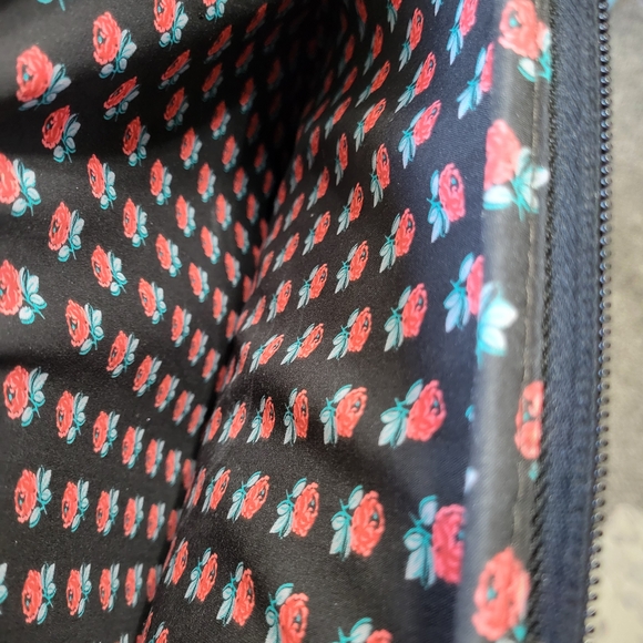 Black Quilted Laptop Sleeve - Picture 8 of 8